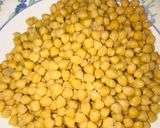 A picture of step 1 of Chickpeas with potatoe.