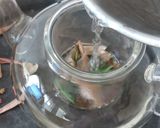 Foto langkah ke 4 dari resep Teh Herbal dari Pekarangan.
