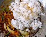 รูปขั้นตอนการทำที่ 3 ของ ข้าวผัดเครื่องแกงไก่
