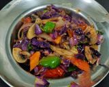 A picture of step 4 of Red cabbage stir fry.