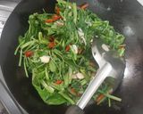 Foto langkah ke 3 dari resep Tumis Kangkung.