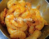 A picture of step 1 of Prawn Curry.