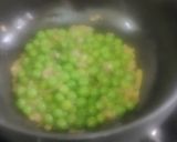 A picture of step 2 of Green Peas Garlic Soup.