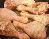 Foto del paso 1 de la receta: Pollo en salsa de limón con piñones