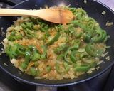 Une image de l'étape 10 de Saucisses fumées à la compotée d oignons et poivrons verts,citrons confits aux épices indiennes.