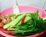 Hình bước làm 1 của món Canh Ngan dọc mùng