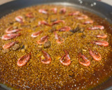 Foto del paso 5 de la receta: Arroz con sepia, atún y gambitas
