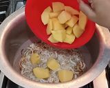 A picture of step 1 of Five ingredients Rice.