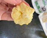 Hình bước làm 5 của món Trứng chiên bọt biển