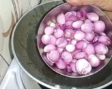 A picture of step 2 of Onion Chutney.