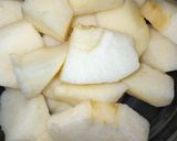 A picture of step 3 of Apple Shake Custard Delight.