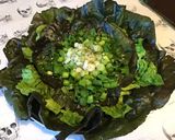 Une image de l'étape 10 de Laitue rougette aux petits oignons blancs et herbes aromatiques.