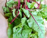 Hình bước làm 1 của món 🌱 Mì Ý Xào Lá Củ Dền Đỏ (Vegan)