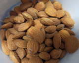 Foto del paso 1 de la receta: Almendras fritas con sal