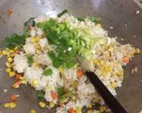 Foto langkah ke 5 dari resep Nasi goreng hongkong ala resto.