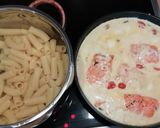 Bazsalikomos paradicsomos lazac tésztával recept fázis 7 fotója