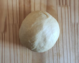 Foto del passaggio 3 della ricetta Mini calzoni di cipolla