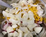 Une image de l'étape 2 de Salade de chou-fleur /œufs/maïs.