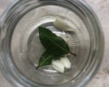 Foto del passaggio 3 della ricetta Boccioli di tarassaco (capperi) sott’olio