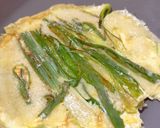 Foto langkah ke 4 dari resep Pajeon - pancake daun bawang.