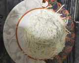 A picture of step 1 of Mayo sandwich.