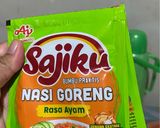 Foto langkah ke 4 dari resep Nasi Goreng sosis bumbu instan.