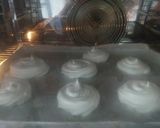 Hình bước làm 5 của món Passion Fruit Pavlova