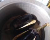 A picture of step 1 of Brinjal bhurta.