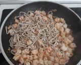 Foto del paso 3 de la receta: Saquitos de langostinos y gula
