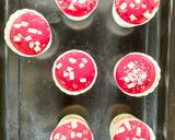 Foto langkah ke 6 dari resep Banana Red Velvet Cheese Muffin.