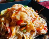 Foto del paso 3 de la receta Noodles de arroz con verduras y gambas