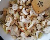 Tejszínes gomba mártás 🍄 recept fázis 2 fotója