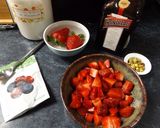 Foto del paso 1 de la receta: Vasitos de fresas con crema de Skyr