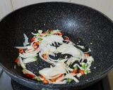 Foto langkah ke 2 dari resep Nasi Goreng Minimalis.