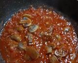 A picture of step 4 of Penne ai funghi (Penne in Mushroom Sauce).