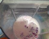 Foto langkah ke 2 dari resep Banana Dragon Smoothies.