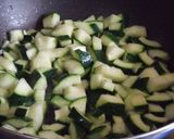 Foto del paso 4 de la receta Revuelto sencillo de calabacines