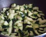 Foto del paso 4 de la receta: Revuelto sencillo de calabacines