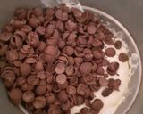 Foto langkah ke 3 dari resep Choco Mallow Cereal Treat Bars.