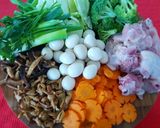 A picture of step 1 of Timlo soup.