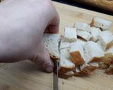 Фото кроку 3 до Куда использовать чёрствый хлеб?.