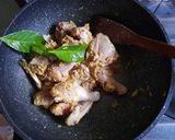 Foto langkah ke 3 dari resep 94. Ayam Ungkep (minyak goreng).