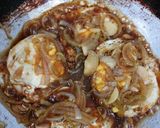 Foto langkah ke 3 dari resep Telur kecap bawang bombay.