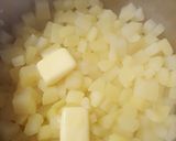 Foto del paso 2 de la receta: Puré con tropezónes y cinta de lomo rellena