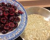 Foto del paso 3 de la receta: Salsa de cerezas y reducción al vino tinto (para acompañar carnes)