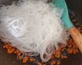 Foto langkah ke 6 dari resep Soun Goreng Simple Enak Lengkap Bergizi ✨.