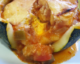 Foto del paso 3 de la receta: Calabacín luna relleno de pisto y pavo