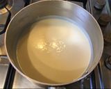 A picture of step 4 of White Sauce (béchamel sauce).
