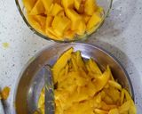 A picture of step 5 of Mango crêpe cake.