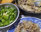 Foto del paso 6 de la receta: Hígado con cebolla y rúcula